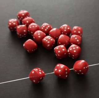 Akrylové korálky hrací kostky 8/8mm ČERVENÉ