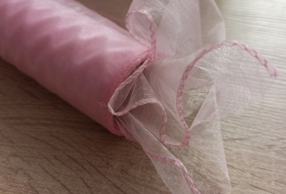 Organza obšitá 15 cm SVĚTLE RŮŽOVÁ