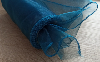 Organza obšitá 15 cm TYRKYSOVÁ