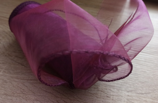 Organza obšitá 12 cm BORŮVKOVÁ