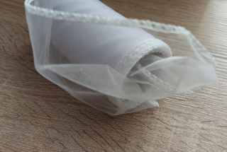Organza obšitá 12 cm BÍLÁ