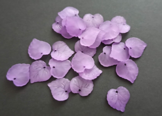 Akrylové korálky lístečky 16/15mm TMAVĚ FIALOVÉ