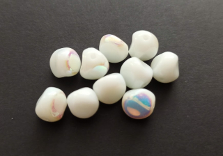 Skleněné korálky mačkané pokovené 10mm BÍLÉ