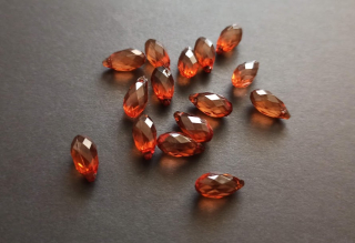 Akrylové korálky broušené kapky 13/7 mm HNĚDÉ