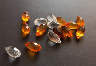 Akrylové korálky broušené kapky 13/7 mm ORANŽOVÝ MIX