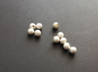 Kovové korálky kuličky 5mm STŘÍBRNÁ