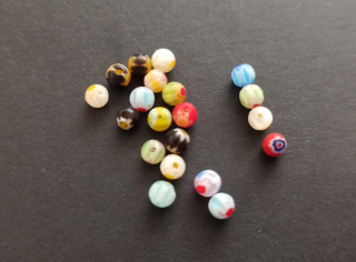 Skleněné korálky kuličky 4mm MIX
