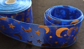 Organzová stuha se zlatým potiskem MODRÁ 38mm