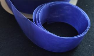 Organzová stuha TMAVĚ MODRÁ 38mm