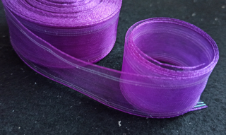 Organzová stuha s lesklým proužkem TMAVĚ FIALOVÁ 25mm