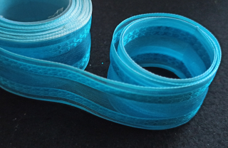 Organzová stuha s proužkem TYRKYSOVÁ 32mm